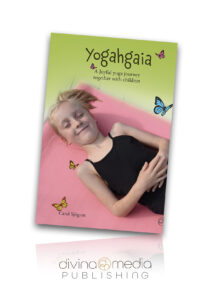 Yogahgaia på engelska av Carol Sjogren
